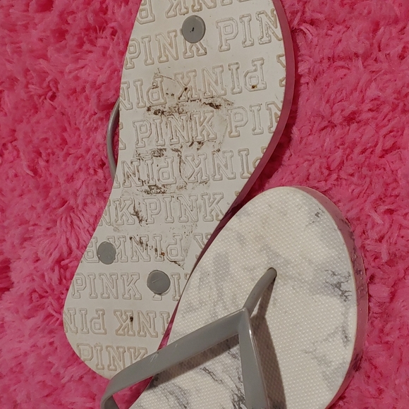 VS Pink flip-flops - Picture 3 of 3
